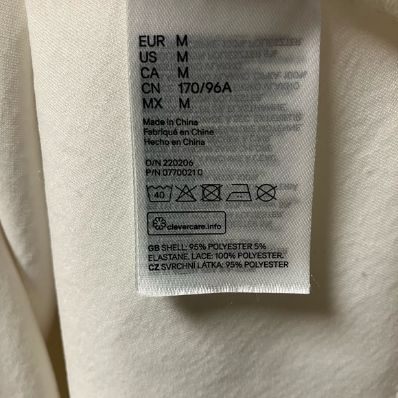 H&M Off-White Textured Dress - Picture 4 of 4